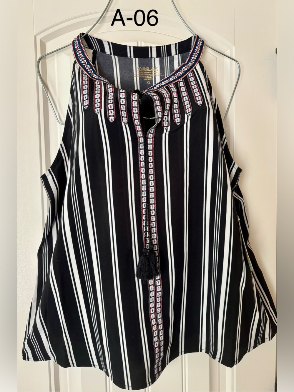 Young USA NWT Casual and Bohemian- Style Black&White Striped Halter Top Size XL